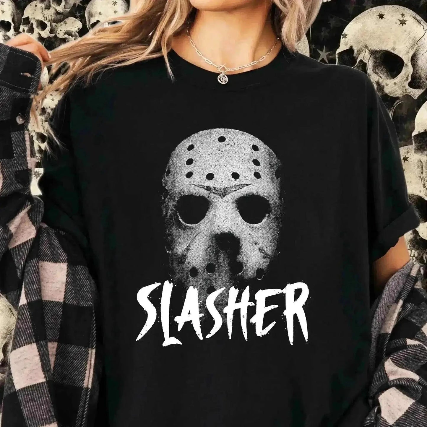 T-Shirt Slasher Horror T-Shirt - Jason Mask Graphic Tee for Halloween & Horror Enthusiasts