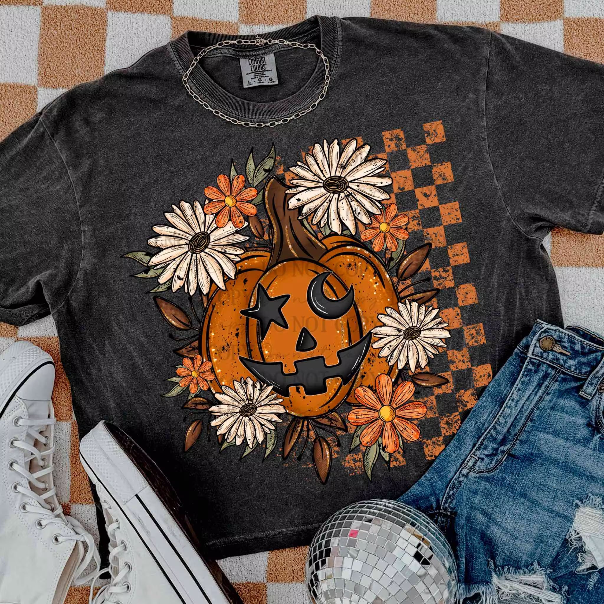 Floral Jack-O’-Lantern Halloween T-Shirt | Vintage Pumpkin & Daisy Graphic Tee