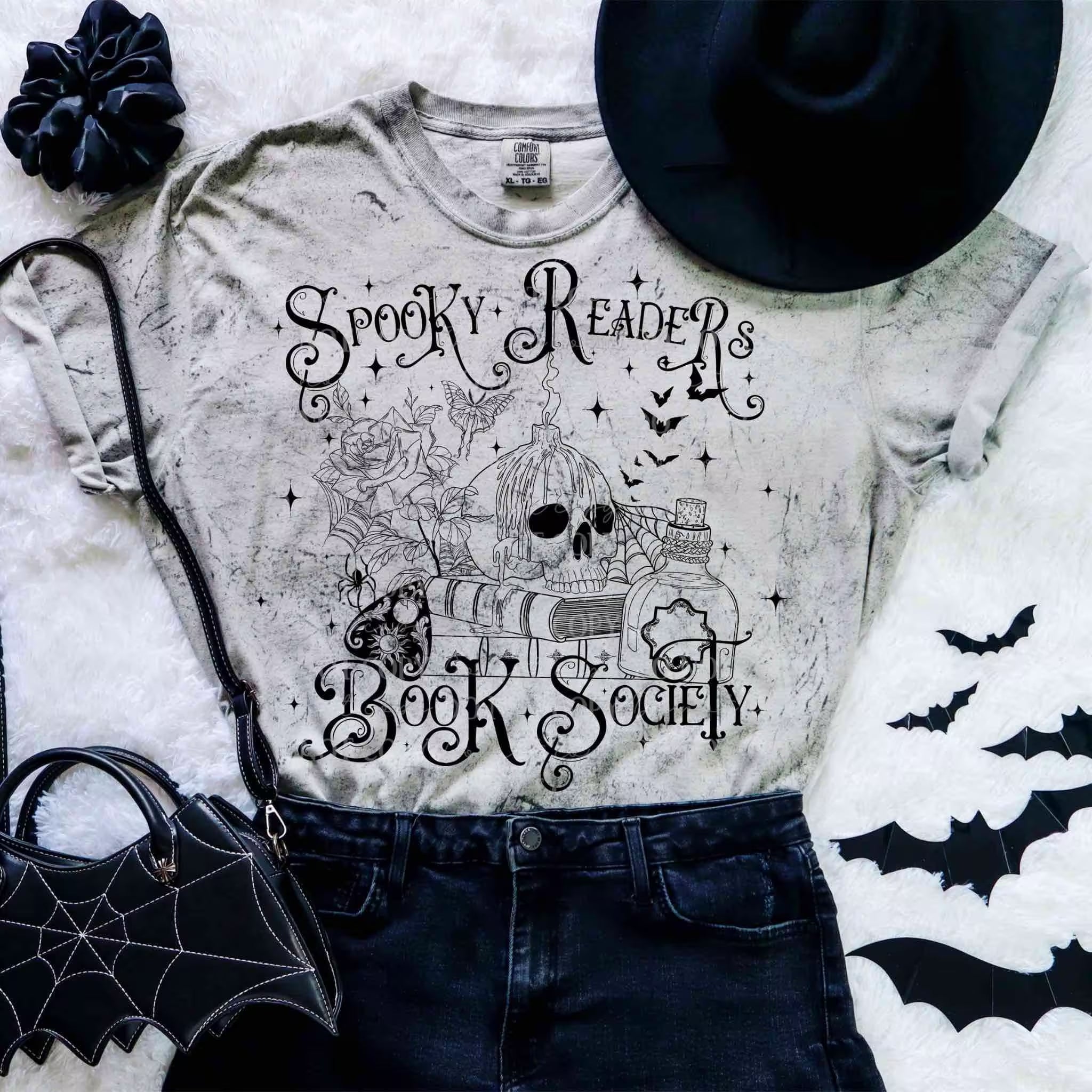 Spooky Readers Book Society T-Shirt | Halloween Book Lover