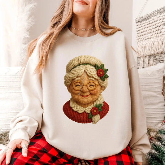 Sweatshirt Cozy Mrs. Claus Sweatshirt – Vintage Christmas Crewneck 🎄❤️