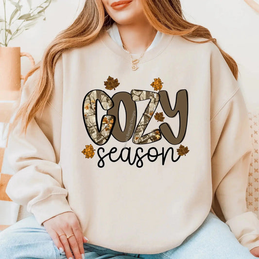 Sweatshirt Cozy Season Camo Sweatshirt