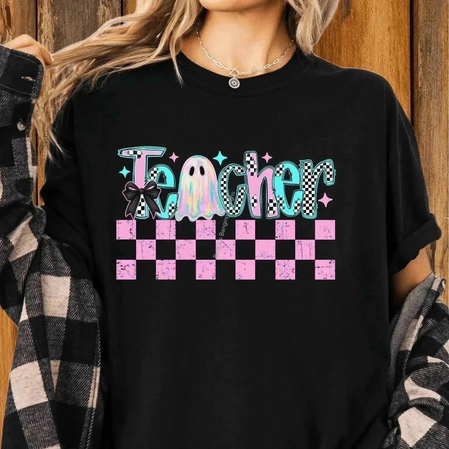 T-Shirt Holographic Halloween Teacher Shirt - Cute Pastel Colors Ghost Design for Teachers